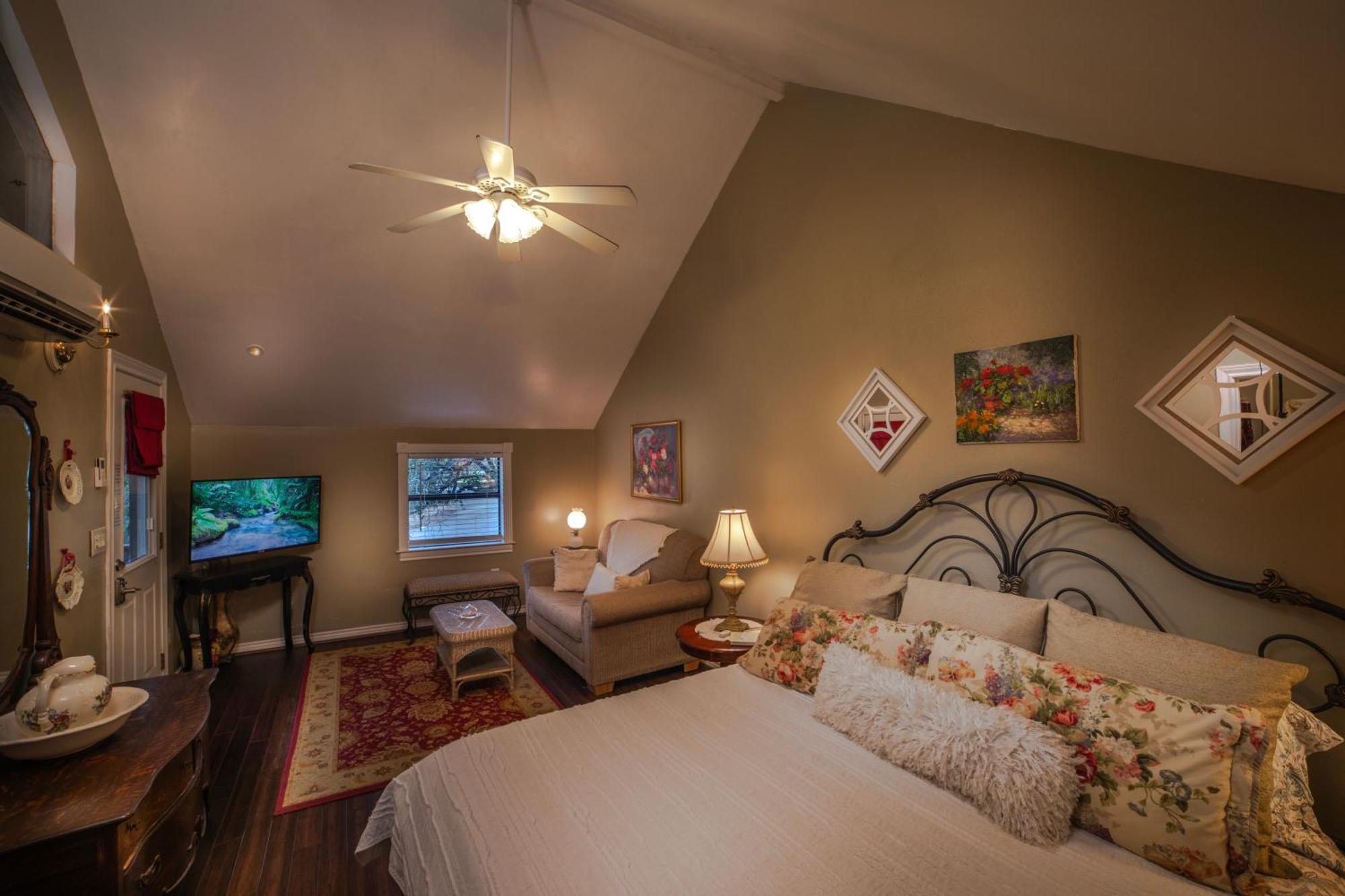Bed And Breakfast On White Rock Creek Waco Ngoại thất bức ảnh